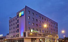 Holiday Inn Express Lisbon Alfragide By Ihg Carnaxide Exterior photo